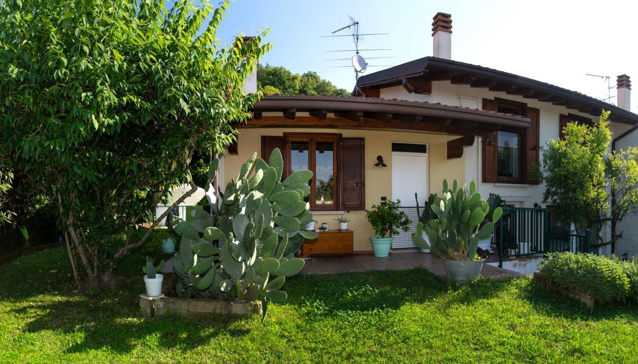 Alice Nel Paese Delle Meraviglie Gavardo Exterior foto